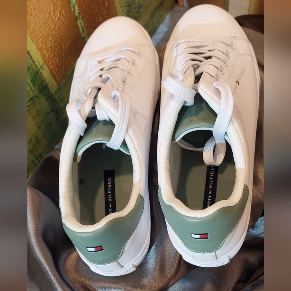 Tommy Hilfiger White Women's Sneakers - Picture 6 of 6